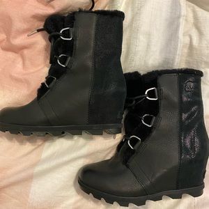 Sorel Joan of Artic wedge bootie with fur!